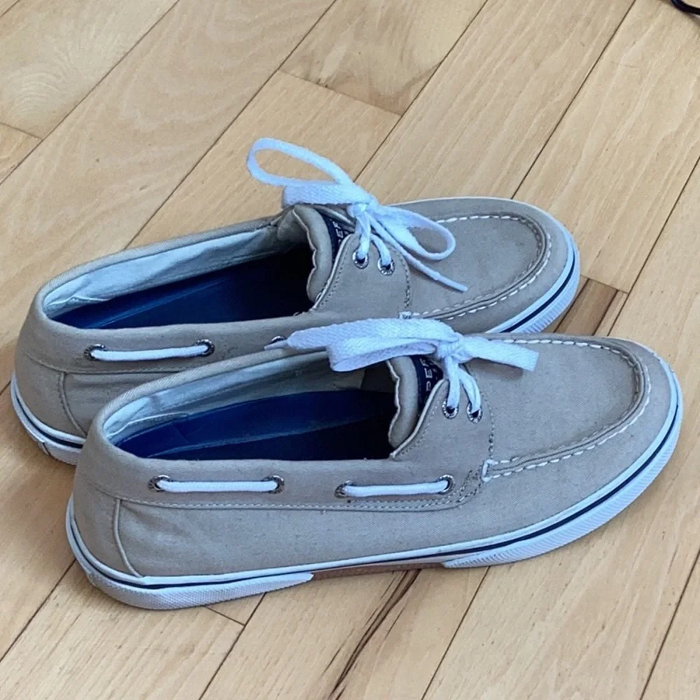Sperry Top-Sider light khaki boat shoes. Men’s size 9